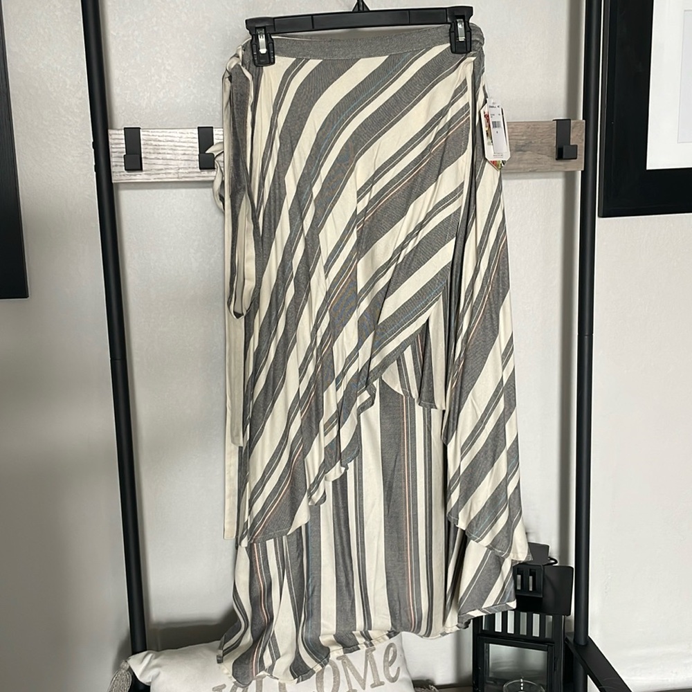 O’Neill ft. Natalie Off Duty Savi skirt, hi-low wrap Sz M NWT